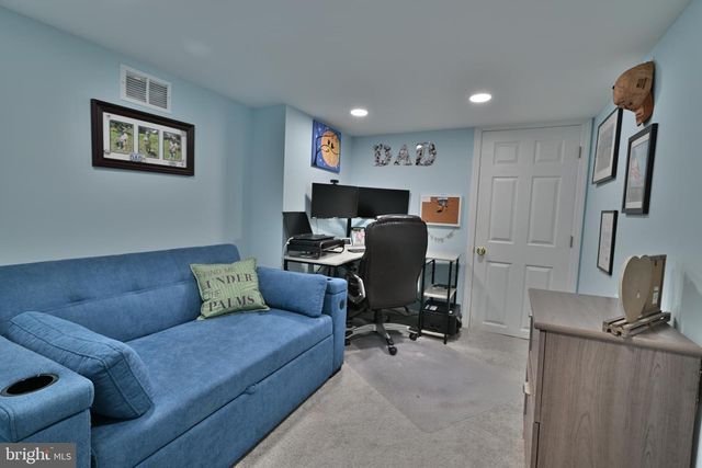 617 W 2ND ST, Florence, NJ 08518