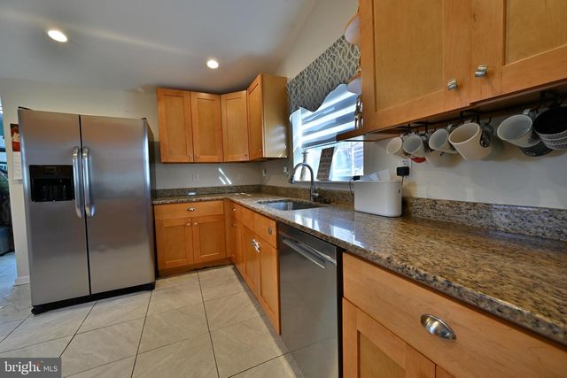 617 W 2ND ST, Florence, NJ 08518