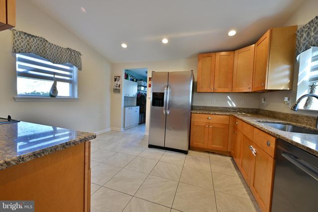 617 W 2ND ST, Florence, NJ 08518