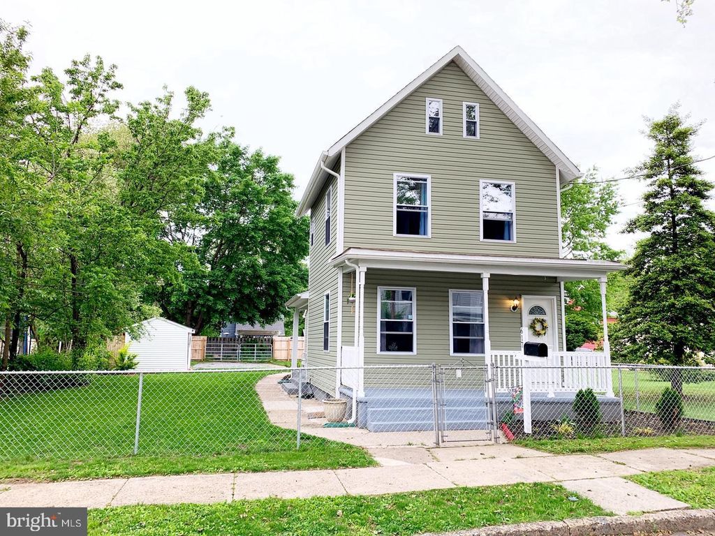 617 W 2ND ST, Florence, NJ 08518