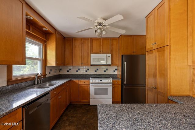 212 Route 9h, Claverack, NY 12534