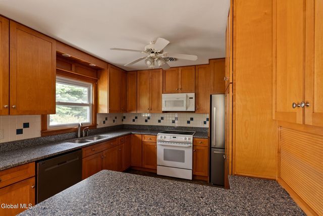 212 Route 9h, Claverack, NY 12534