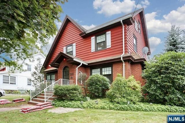 220 Raymond Street, Hasbrouck Heights, NJ 07604