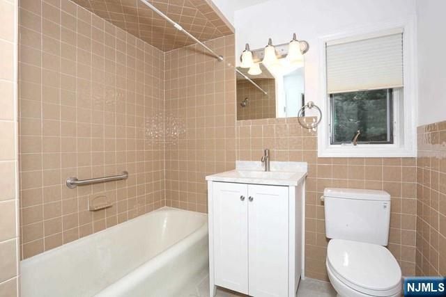 220 Raymond Street, Hasbrouck Heights, NJ 07604