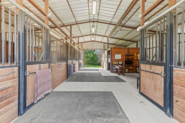 2403 County Road 2224, Decatur, TX 76234
