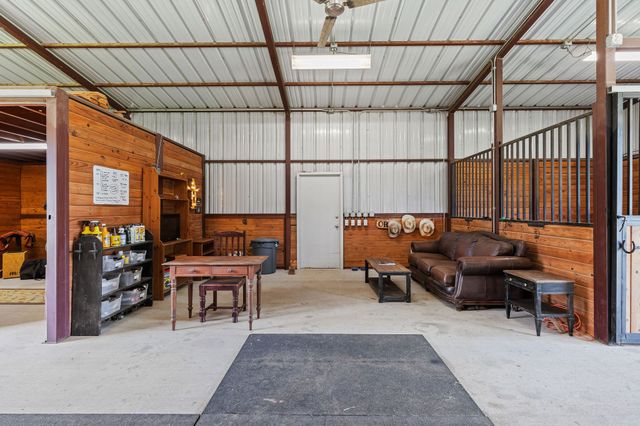 2403 County Road 2224, Decatur, TX 76234