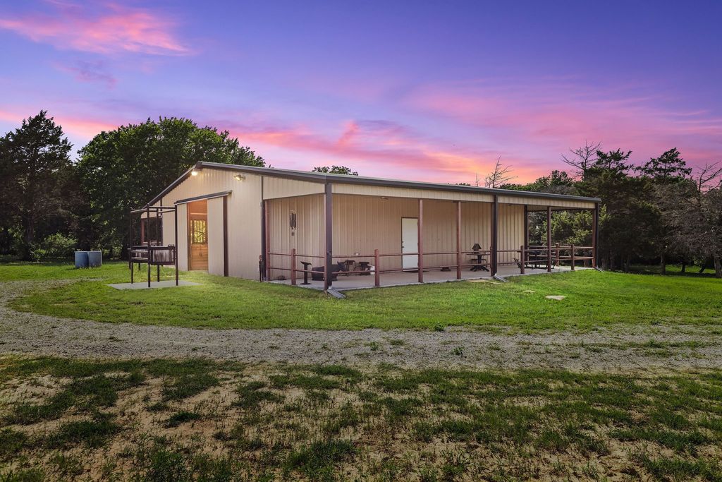2403 County Road 2224, Decatur, TX 76234