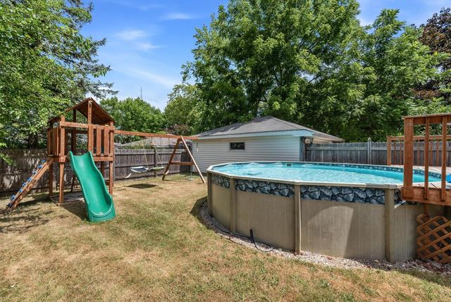10404 W Darnel AVENUE, Milwaukee, WI 53224