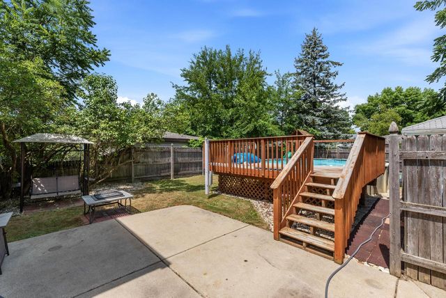 10404 W Darnel AVENUE, Milwaukee, WI 53224