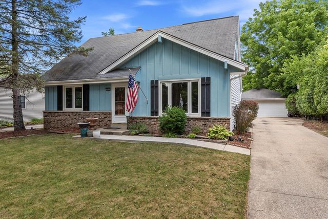 10404 W Darnel AVENUE, Milwaukee, WI 53224