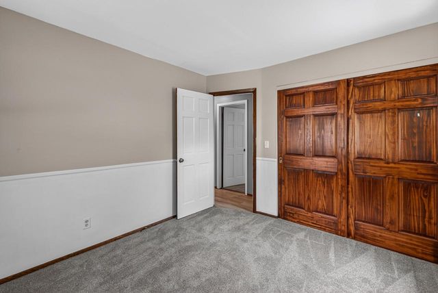 10404 W Darnel AVENUE, Milwaukee, WI 53224