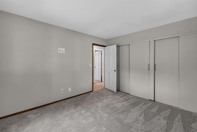 10404 W Darnel AVENUE, Milwaukee, WI 53224