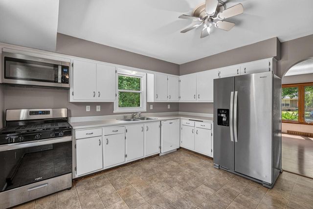 10404 W Darnel AVENUE, Milwaukee, WI 53224