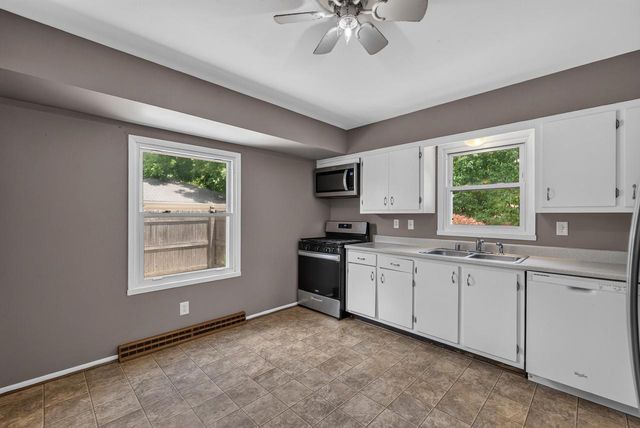 10404 W Darnel AVENUE, Milwaukee, WI 53224