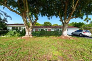 740 Ridgewood Lane, Plantation, FL 33317