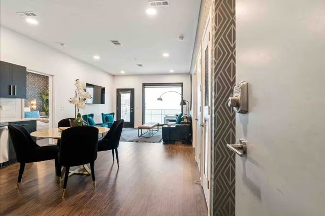 920 South St Apt 214, Nashville, TN 37203