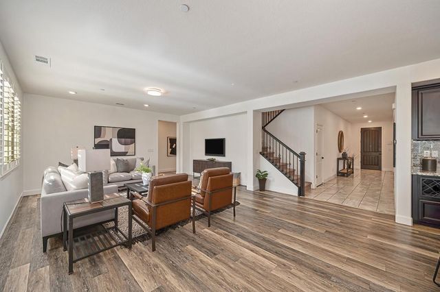 6048 Duet Way, Roseville, CA 95747