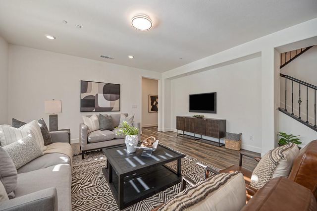 6048 Duet Way, Roseville, CA 95747