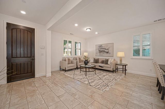 6048 Duet Way, Roseville, CA 95747