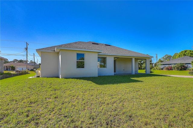 4212 34th ST SW, Lehigh Acres, FL 33976
