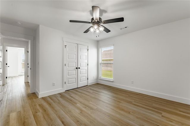 2237 Buckside Street, Springdale, AR 72762