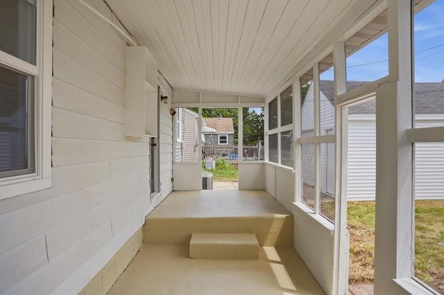 1334 Benton AVENUE, Janesville, WI 53545