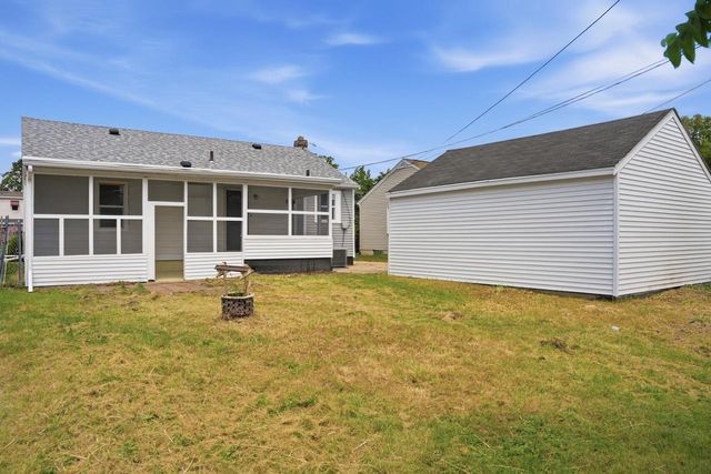1334 Benton AVENUE, Janesville, WI 53545