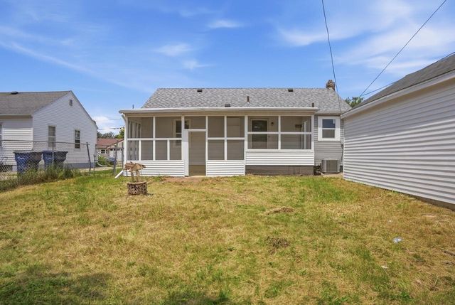 1334 Benton AVENUE, Janesville, WI 53545