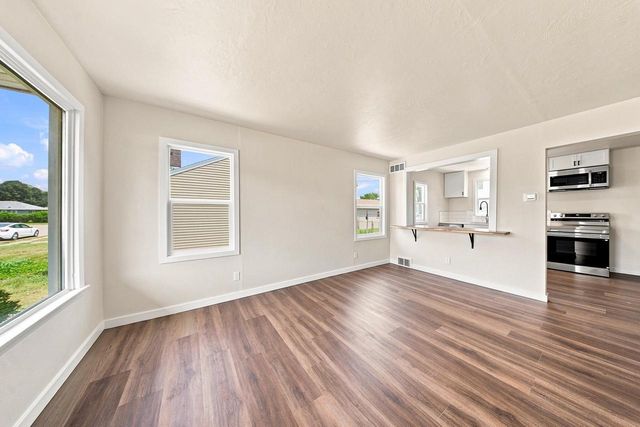 1334 Benton AVENUE, Janesville, WI 53545
