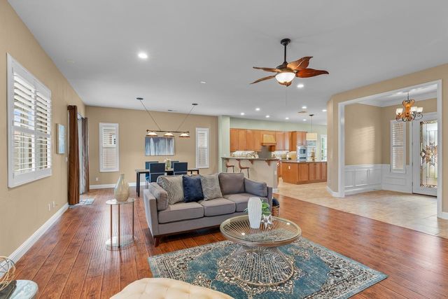 2442 Pepper Tree Ln, Manteca, CA 95336