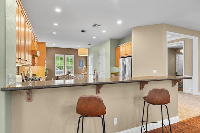 2442 Pepper Tree Ln, Manteca, CA 95336