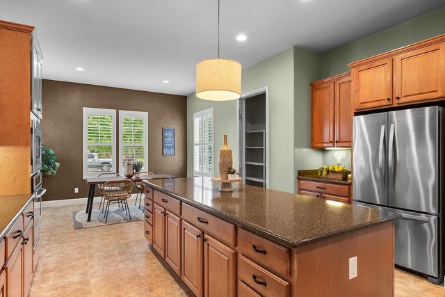 2442 Pepper Tree Ln, Manteca, CA 95336