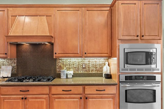 2442 Pepper Tree Ln, Manteca, CA 95336