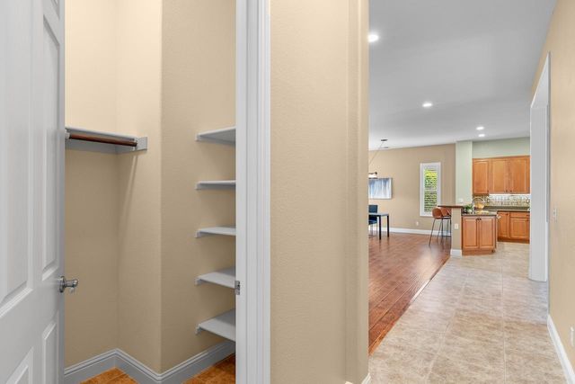 2442 Pepper Tree Ln, Manteca, CA 95336