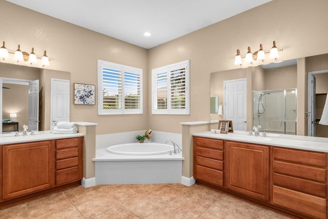 2442 Pepper Tree Ln, Manteca, CA 95336