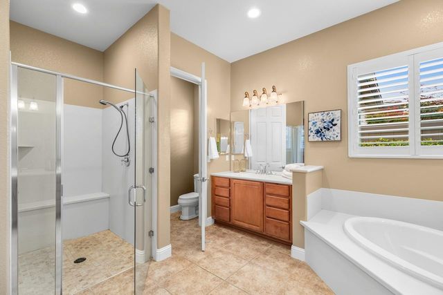 2442 Pepper Tree Ln, Manteca, CA 95336