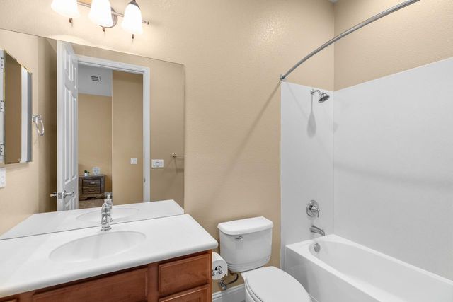 2442 Pepper Tree Ln, Manteca, CA 95336