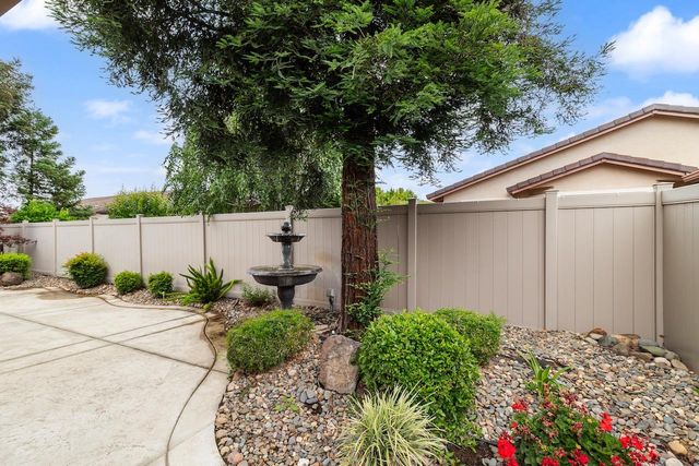 2442 Pepper Tree Ln, Manteca, CA 95336