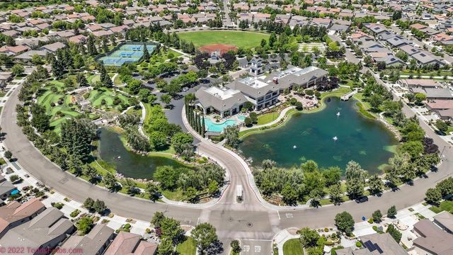 2442 Pepper Tree Ln, Manteca, CA 95336