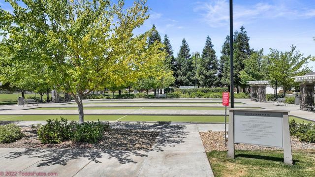 2442 Pepper Tree Ln, Manteca, CA 95336