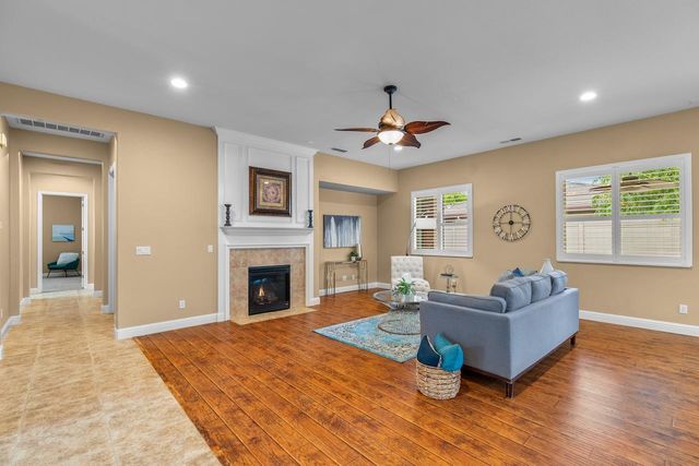 2442 Pepper Tree Ln, Manteca, CA 95336