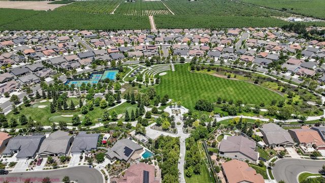 2442 Pepper Tree Ln, Manteca, CA 95336
