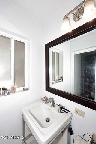 1801 E GEORGIA Avenue, Phoenix, AZ 85016