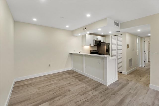 3229 BENEVA ROAD 203, Sarasota, FL 34232