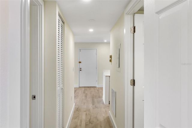 3229 BENEVA ROAD 203, Sarasota, FL 34232