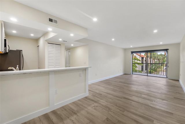 3229 BENEVA ROAD 203, Sarasota, FL 34232