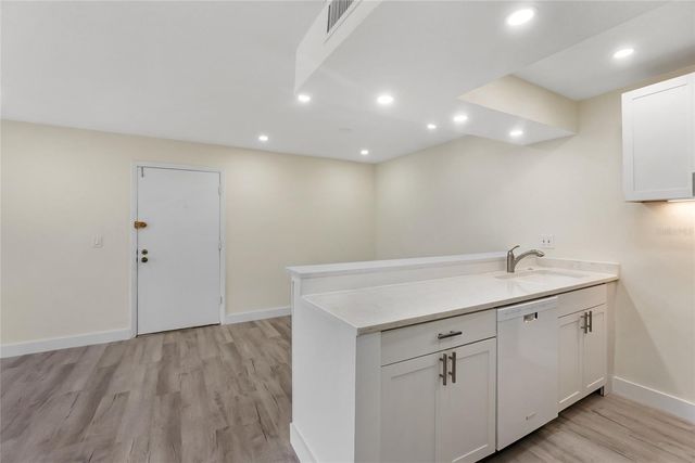3229 BENEVA ROAD 203, Sarasota, FL 34232