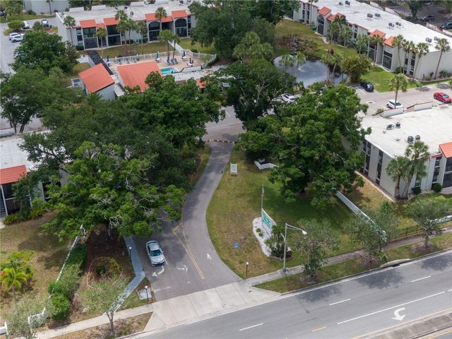 3229 BENEVA ROAD 203, Sarasota, FL 34232