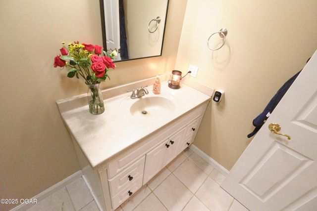 608 Sycamore Lane, Pittsburg, KS 66762