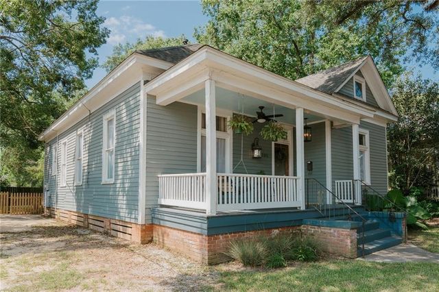 1311 Chamberlain Avenue, Mobile, AL 36604